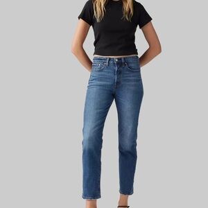 Levi’s Wedgie Straight Fit Jeans Regular Wash Size 25